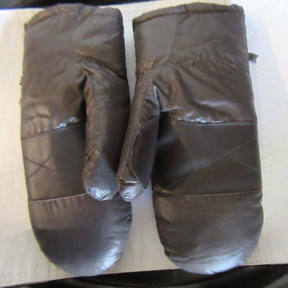 Nylon Material  Mitts - Picture 3 of 8